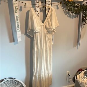 Elegant White Maxi Dress
